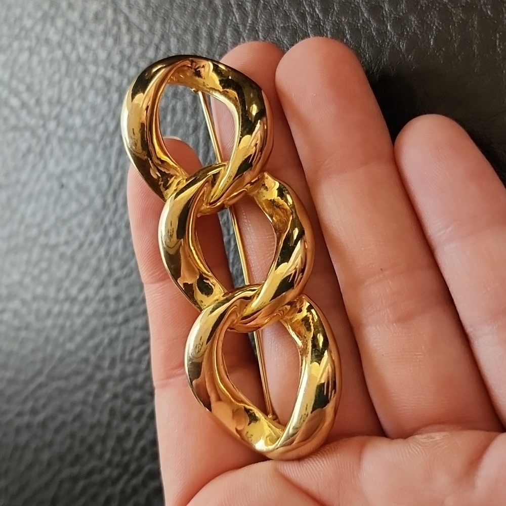 VTG Tancer II brooch